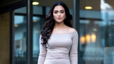 নুসরাতময় নেটদুনিয়া, কে কি বলছেন?