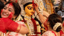 আজ বিজয়া দশমী, মণ্ডপে মণ্ডপে প্রতিমা বিসর্জন