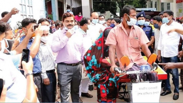 প্রধানমন্ত্রীর সহায়তা পেলেন প্রতিবন্ধী প্রসূতি ও তার আশ্রয়দাতা