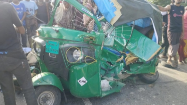 অটোরিকশাতে পিকআপের ধাক্কা, মা-মেয়েসহ নিহত ৩