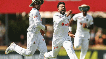 হাসমতউল্লাহকে ফিরিয়ে জয়ের সম্ভাবনা বাড়ালেন মিরাজ হাসমতউল্লাহকে ফিরিয়ে জয়ের সম্ভাবনা বাড়ালেন মিরাজ
