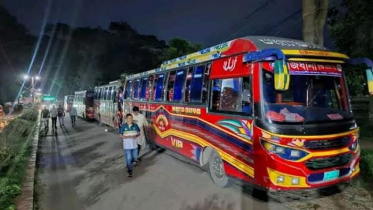 ত্রিশ হাজার টাকা ক্ষতিপূরণে মুক্তি পেল জাবি শিক্ষার্থীদের আটক করা ২৮ বাস