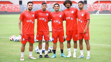 জাতীয় দলে ফাহামিদুলের অভিষেক, একাদশে আছেন হামজাও