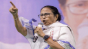 দিল্লির বাঙালি বস্তিতে পানি-বিদ্যুৎ বন্ধ,মোদিকে তীব্র আক্রমণ মমতা