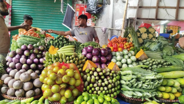 সবজির বাজারে আগুন, দিশেহারা সাধারণ মানুষ