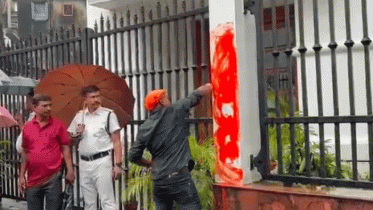 আনন্দবাজার পত্রিকা অফিসে হিন্দুত্ববাদীদের হামলা আনন্দবাজার পত্রিকা অফিসে হিন্দুত্ববাদীদের হামলা
