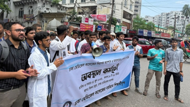 হল না ছাড়ার সিদ্ধান্ত ঢামেক শিক্ষার্থীদের, চলবে আন্দোলন