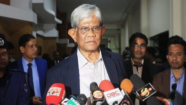 হাজার কোটি টাকার মালিকেরা এখন দৌড়ে বেড়াচ্ছেন: অর্থ উপদেষ্টা