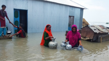 সিরাজগঞ্জে চরম দুর্ভোগে বন্যা কবলিতরা