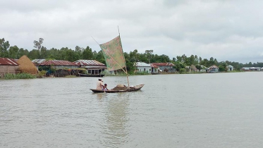 সিরাজগঞ্জে বন্যার আরও উন্নতি, কমেনি দুর্ভোগ