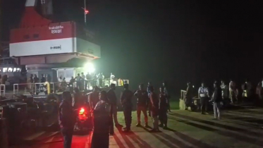 তেলবাহী লরি নদীতে, উদ্ধার কাজে জাহাজ হামজা