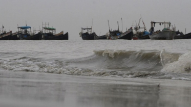 চার সমুদ্রবন্দরকে ৩ নম্বর সংকেত