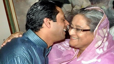 ঈদ উদযাপন, মায়ের সঙ্গে এখনও ভারতে অবস্থান করছেন জয়
