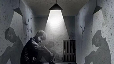 ‘ওড়না কেড়ে নিয়ে হাত বেঁধে ঝুলিয়ে রাখতো, আর বলতো এখন পর্দা ছুটে গেছে’