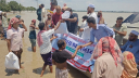 চাঁপাইনবাবগঞ্জে পানিবন্দি ৩৫০ পরিবারের পাশে জামায়াতে ইসলামী