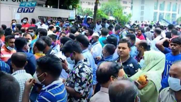 সৌদি টিকেটের জন্য আজও ভিড় (ভিডিও)