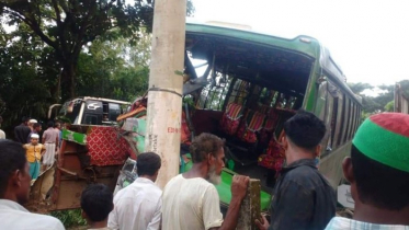 কক্সবাজারে পর্যটকবাহী বাস খাদে পড়ে নিহত ২