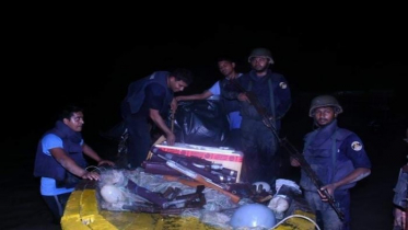 বরগুনায় বিপুল সংখ্যক আগ্নেয়াস্ত্র উদ্ধার 