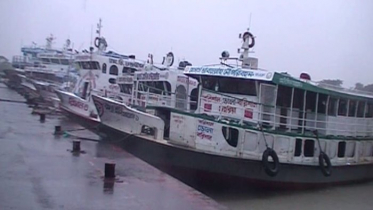 বরিশালে অভ্যন্তরীণ রুটে লঞ্চ চলাচল বন্ধ