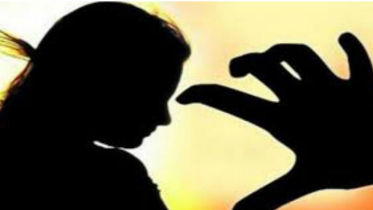 শিক্ষকের বিরুদ্ধে স্কুল ছাত্রীর শ্লীলতাহানির অভিযোগ