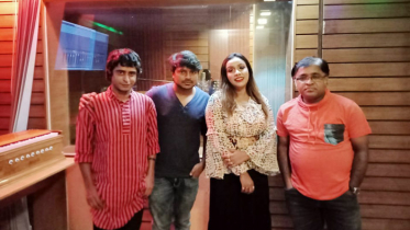 ‘সিগন্যাল’ সিনেমায় গাইলেন মিলন ও নকশী