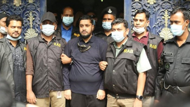 গোল্ডেন মনিরের বাসা থেকে মাদক-অস্ত্রসহ কোটি টাকা উদ্ধার