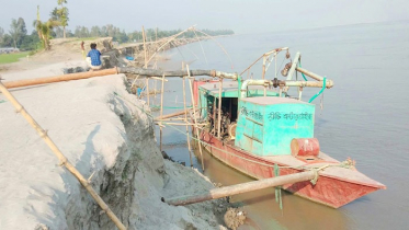 যমুনায় ফের ড্রেজার দিয়ে বালু উত্তোলন, বেড়েছে ভাঙ্গন