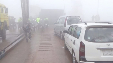 কুয়াশায় বন্ধ ফেরি পারাপার,  অপেক্ষায় ৭শ’ যানবাহন