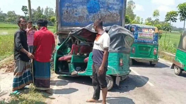 বগুড়ায় ট্রাক-সিএনজি সংঘর্ষে বাবা-ছেলেসহ নিহত ৩
