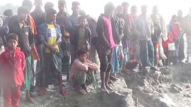 হাতিয়ায় বর-কনেবাহী ট্রলার ডুবি : আরও ২ জনের লাশ উদ্ধার 