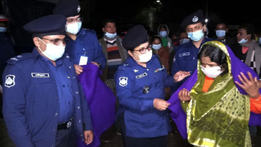 অসহায়দের কম্বল দিলেন পুলিশ সুপার