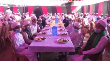 বঙ্গবন্ধুর জন্মশতবার্ষিকীতে এতিমদের খাইয়েছে সিরাজগঞ্জ র‍্যাব