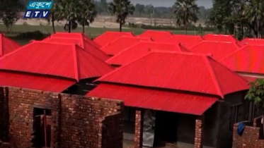 প্রধানমন্ত্রীর নির্দেশে ৯ লাখ পরিবার বাড়ি পাচ্ছে (ভিডিও)