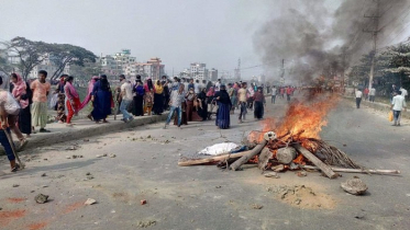নারায়ণগঞ্জে পোশাক শ্রমিকদের সঙ্গে পুলিশের ধাওয়া-পাল্টা ধাওয়া 