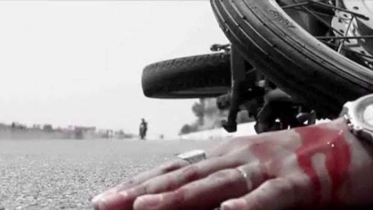 স্বামীর মোটরসাইকেল থেকে পড়ে প্রাণ গেল স্ত্রীর