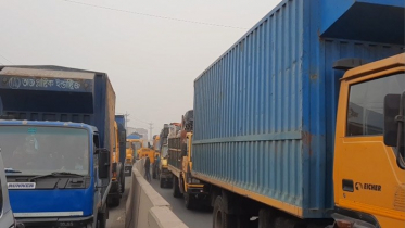 কালিয়াকৈরে ঢাকা-টাঙ্গাইল মহাসড়কে দীর্ঘ যানজট