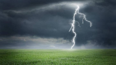 বজ্রপাতে একদিনে ৬ জেলায় ১২ জনের মৃত্যু