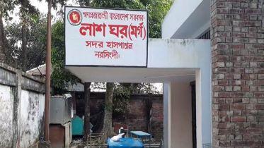 দুই শিশুকে বাঁচাতে গিয়ে সিএনজি উল্টে যাত্রী নিহত