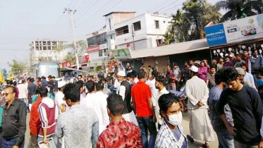 গভীর রা‌তে ববি শিক্ষার্থী‌দের ওপর হামলা, বাস চলাচল বন্ধ