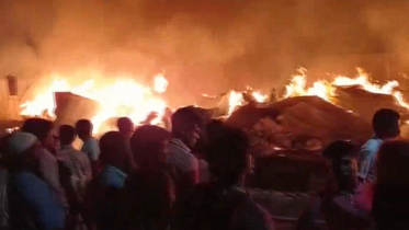 গাজীপুরে আগুনে ১০ ঝুট গোডাউন, ৪ বসতঘর পুড়ে ছাই