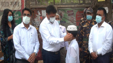 গাজীপুরে মাস্ক বিতরণ ও ভ্রাম্যমাণ আদালত পরিচালনা 