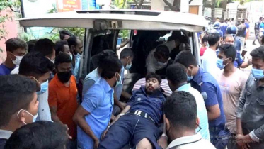 বাস চাপায় ২১ পুলিশ আহত, ৭ জনকে ঢাকায় প্রেরণ