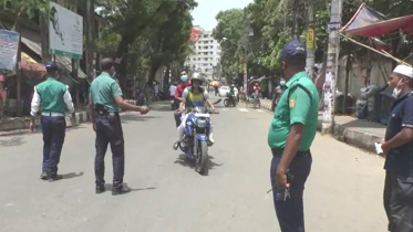 বরিশালে যানবাহন বেড়েছে, খুলছে দোকান
