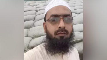 স্ট্যাটাস দিয়ে চাকরি হারালেন ইমাম
