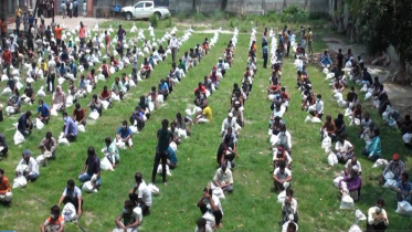 গাজীপুরে গণপরিবহনের ৬শ’ শ্রমিককে ত্রাণ সহায়তা