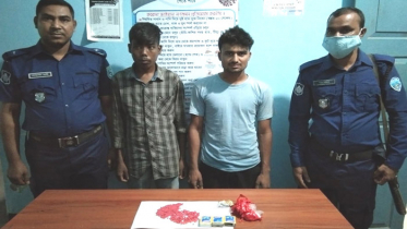 হিলিতে অটোচালকসহ আটক ৩