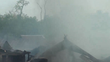 কালিয়াকৈরে আগুনে পুড়ে গেছে কলোনীর ১৫টি কক্ষ