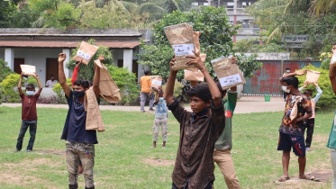 সুবিধাবঞ্চিত শিশুদের সমতট স্কাউটের ঈদ উপহার বিতরণ 