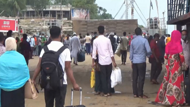 দৌলতদিয়ায় ঢাকামুখী মানুষের ভীড়, দুর্ভোগ ছাড়াই ফেরি পার