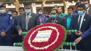 বঙ্গবন্ধুর সমাধিতে প্রধান বিচারপতির শ্রদ্ধা